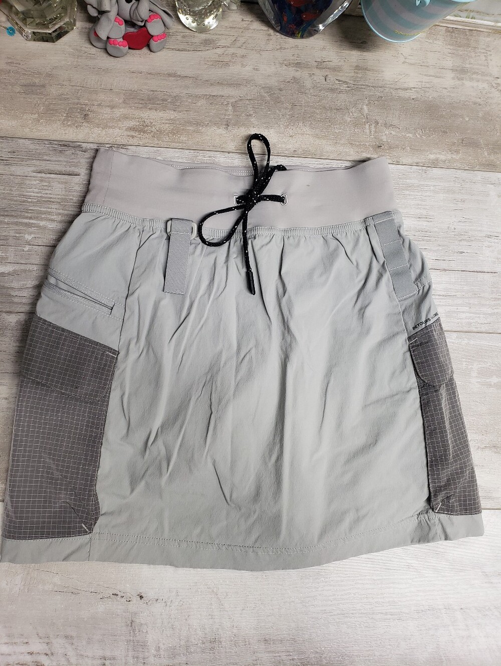 Lululemon Multi-Pocket Cargo High Rise Hiking Skirt Skort Size 4 Gray